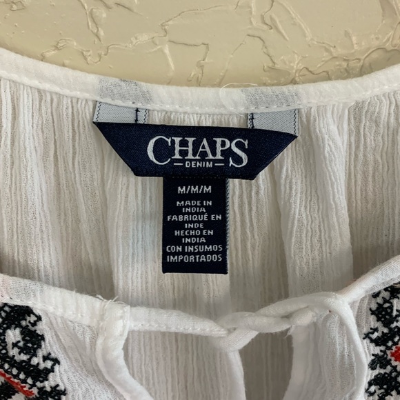 Beautiful Boutique Blouse - Picture 3 of 3